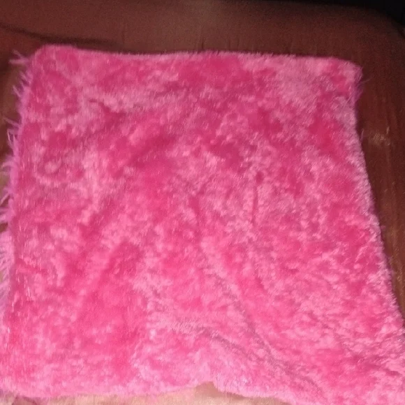 Fluffy Pink Pillow Covers - Picture 4 of 6